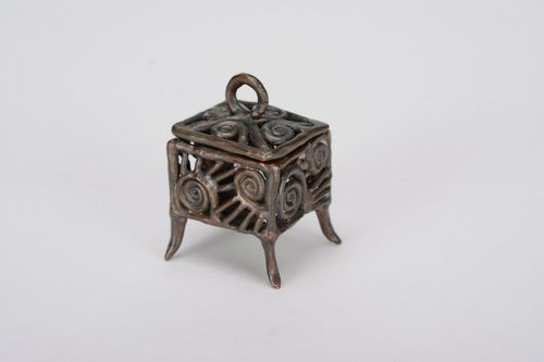 Petite boîte en bronze    - MADEheart.com