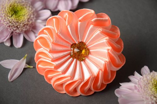Elastico color pesca con fiore per capelli fatto a mano elastico di nastro  - MADEheart.com