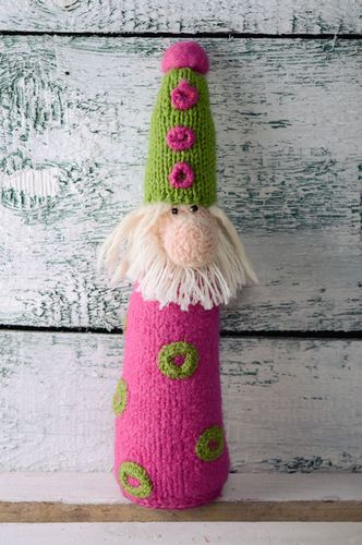 Woolen toy Gnome - MADEheart.com
