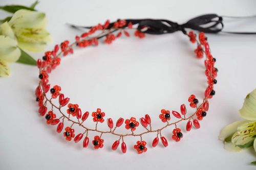 Serre-tête avec fleurs en perles de rocaille rouge noir fin fait main original - MADEheart.com