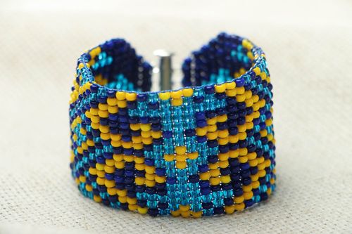 Colorful beaded bracelet - MADEheart.com