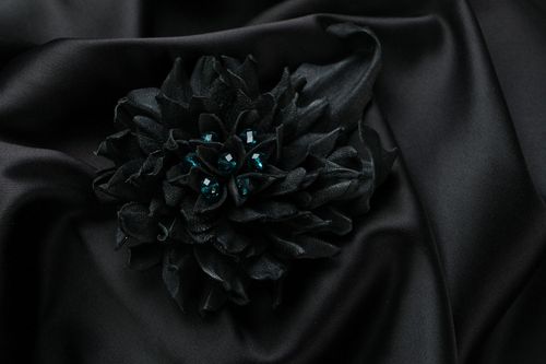 Leather flower brooch - MADEheart.com