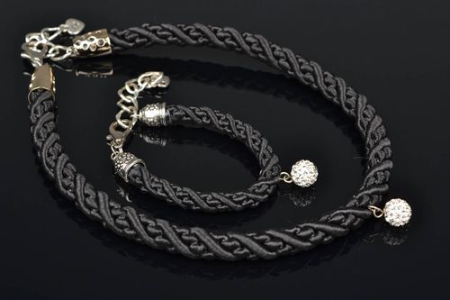 Collana tubolare bracciale fatti a mano accessori da donna di perle e laccio - MADEheart.com