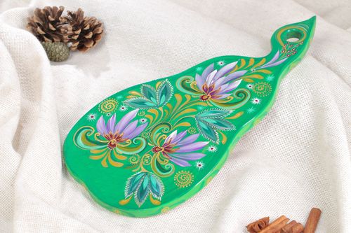 Jolie planche à découper verte avec peinture faite main sous forme de poire - MADEheart.com