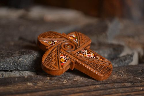 Pendentif croix fait main Bijou ethnique Accessoire femme bois slylé laqué - MADEheart.com