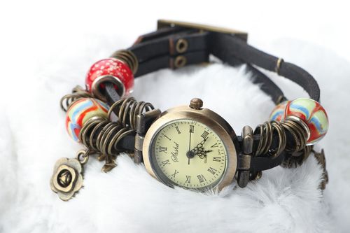 Handmade Armbanduhr aus Leder für Frauen  - MADEheart.com