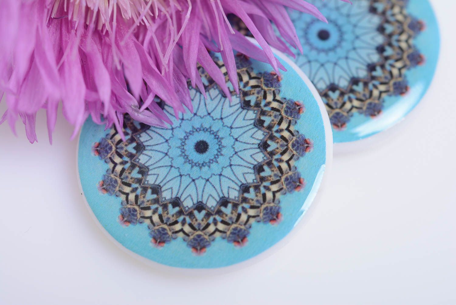 Runge Ohrringe aus Polymer Ton von Handarbeit in Blau mit Decoupage Muster foto 2