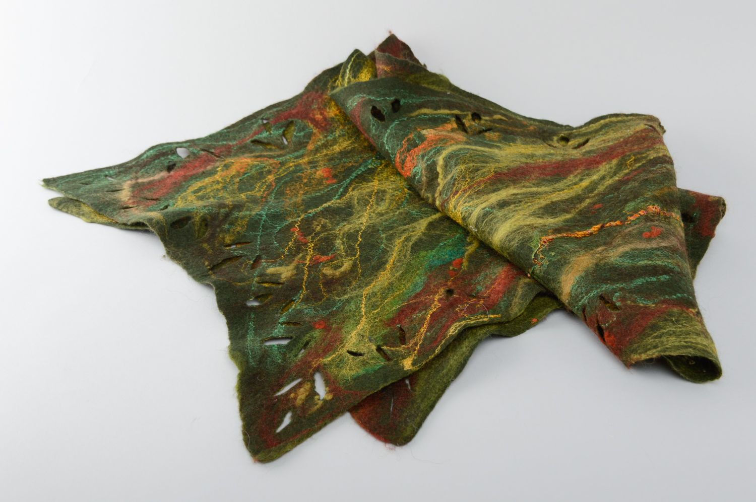 Green felted wool scarf photo 1