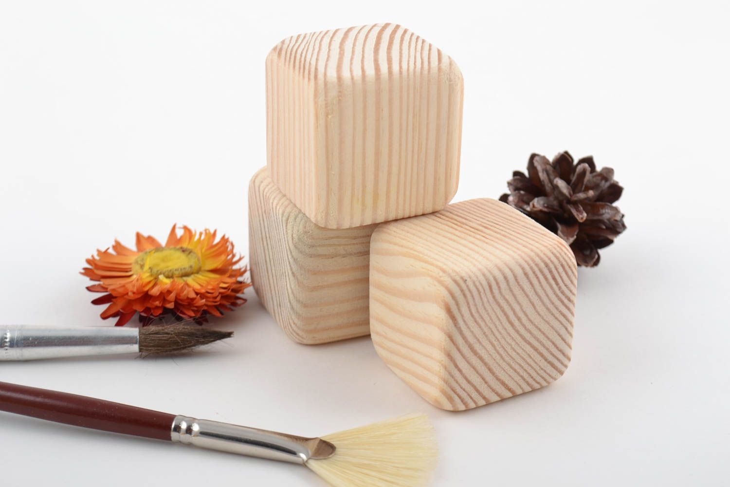 Ensemble de cubes en bois à peindre faits main pour serviettage ou peinture photo 1