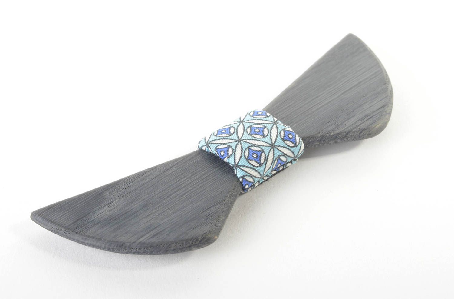 Graue schöne Fliege aus Holz handmade Accessoire für Männer Krawatte Fliege foto 2