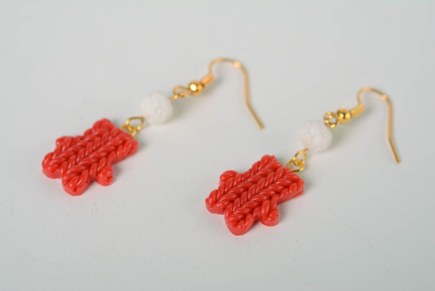 Beautiful red polymer clay long earrings stylized as knitted photo 1