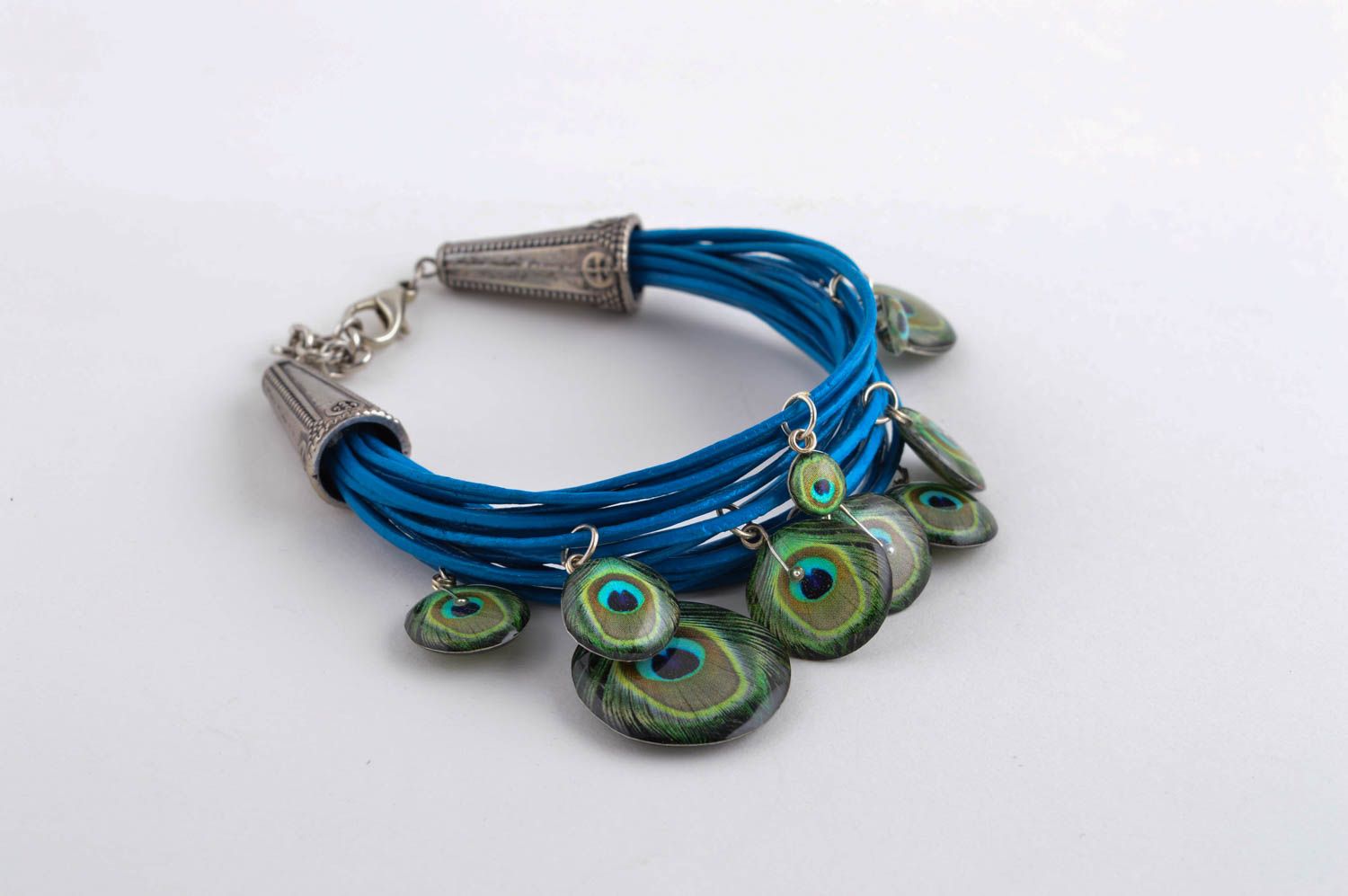 Bracelet en cuir design Bijou fait main bleu ciel Accessoire pour femme tendance photo 2