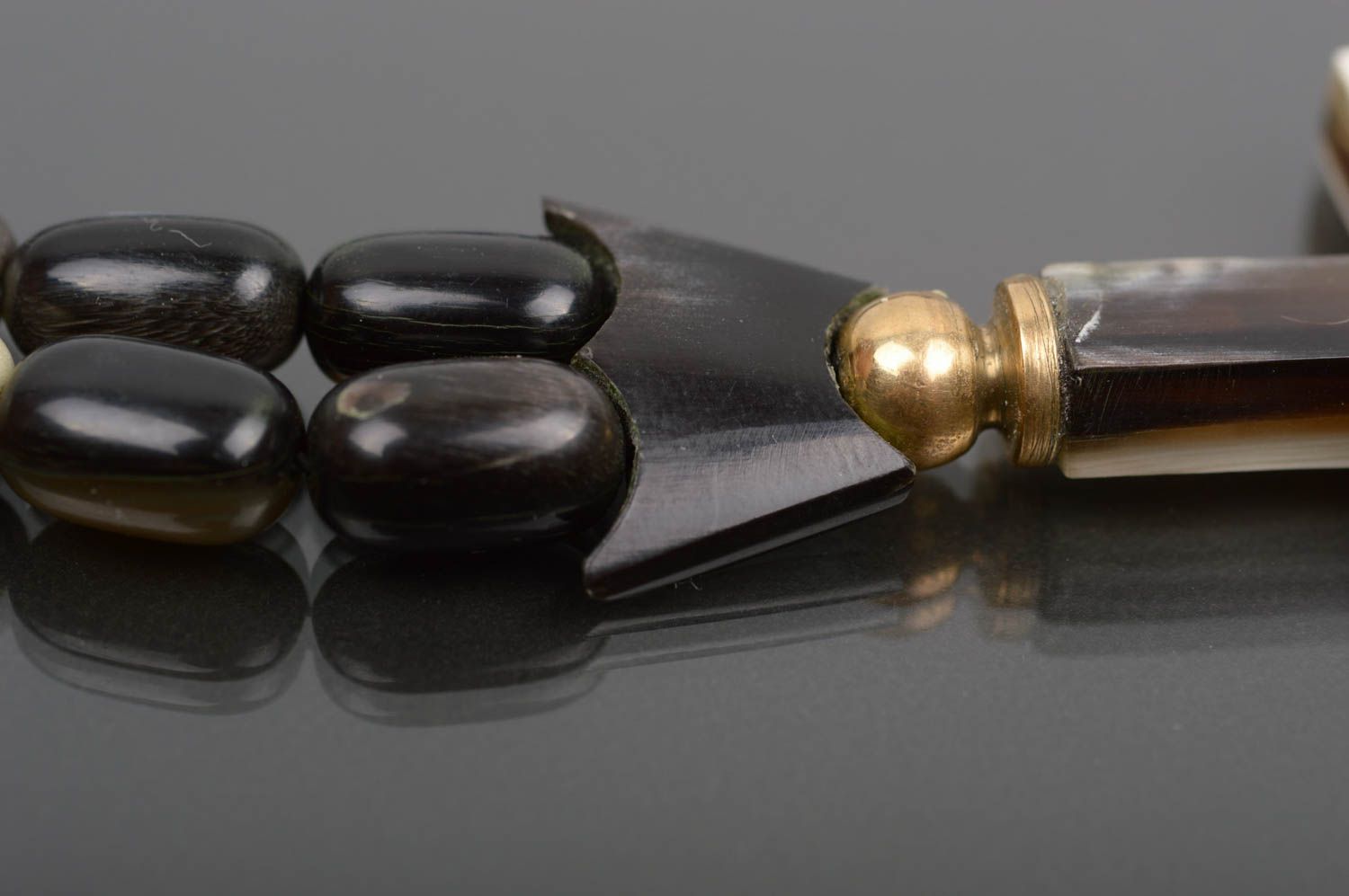 Chapelet fait main Bijou religieux de corne et bronze Cadeau original noir photo 3