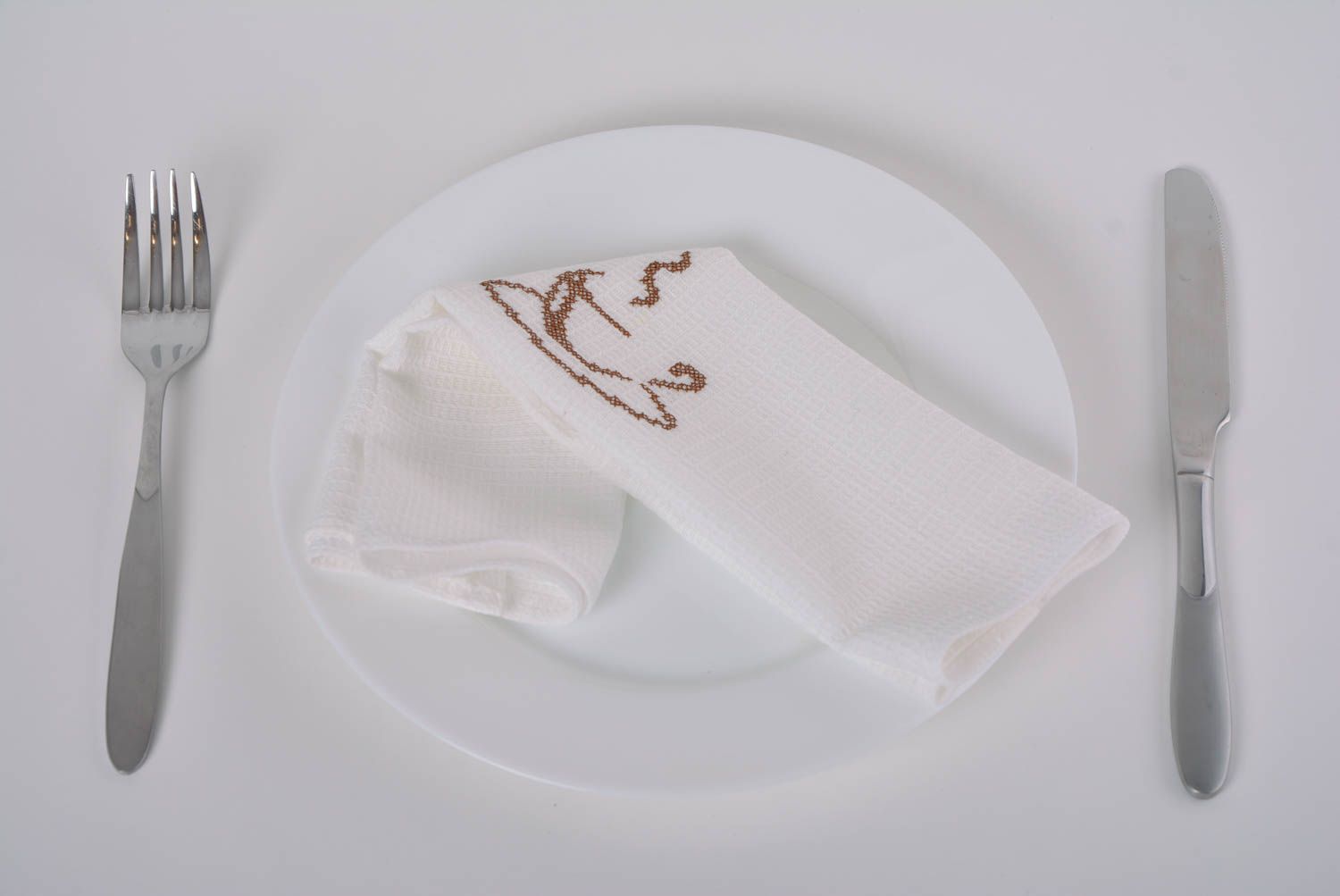 Set of 6 handmade white cotton napkins with embroidered coffee cup for table photo 3