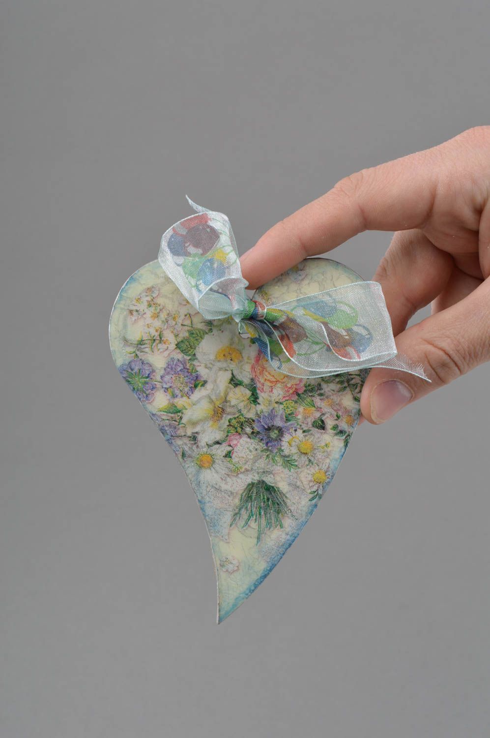 Suspension décorative coeur en contreplaqué motif floral serviettage faite main photo 4