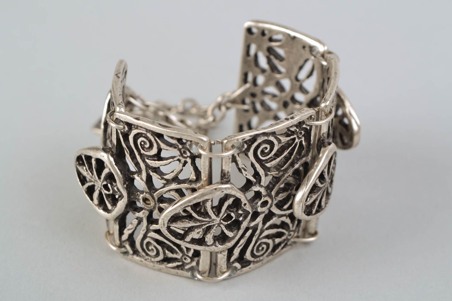 Bracelet en métal de style ethnique fait main au design de créateur pour femme photo 5