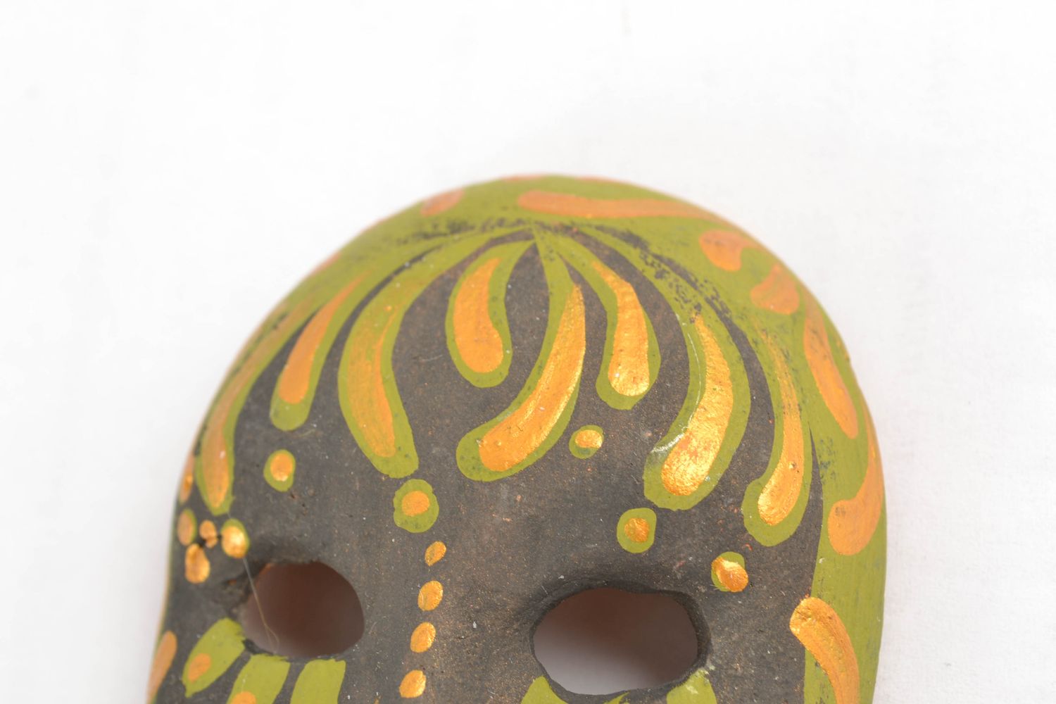 Masque décoratif en céramique original à suspendre photo 3
