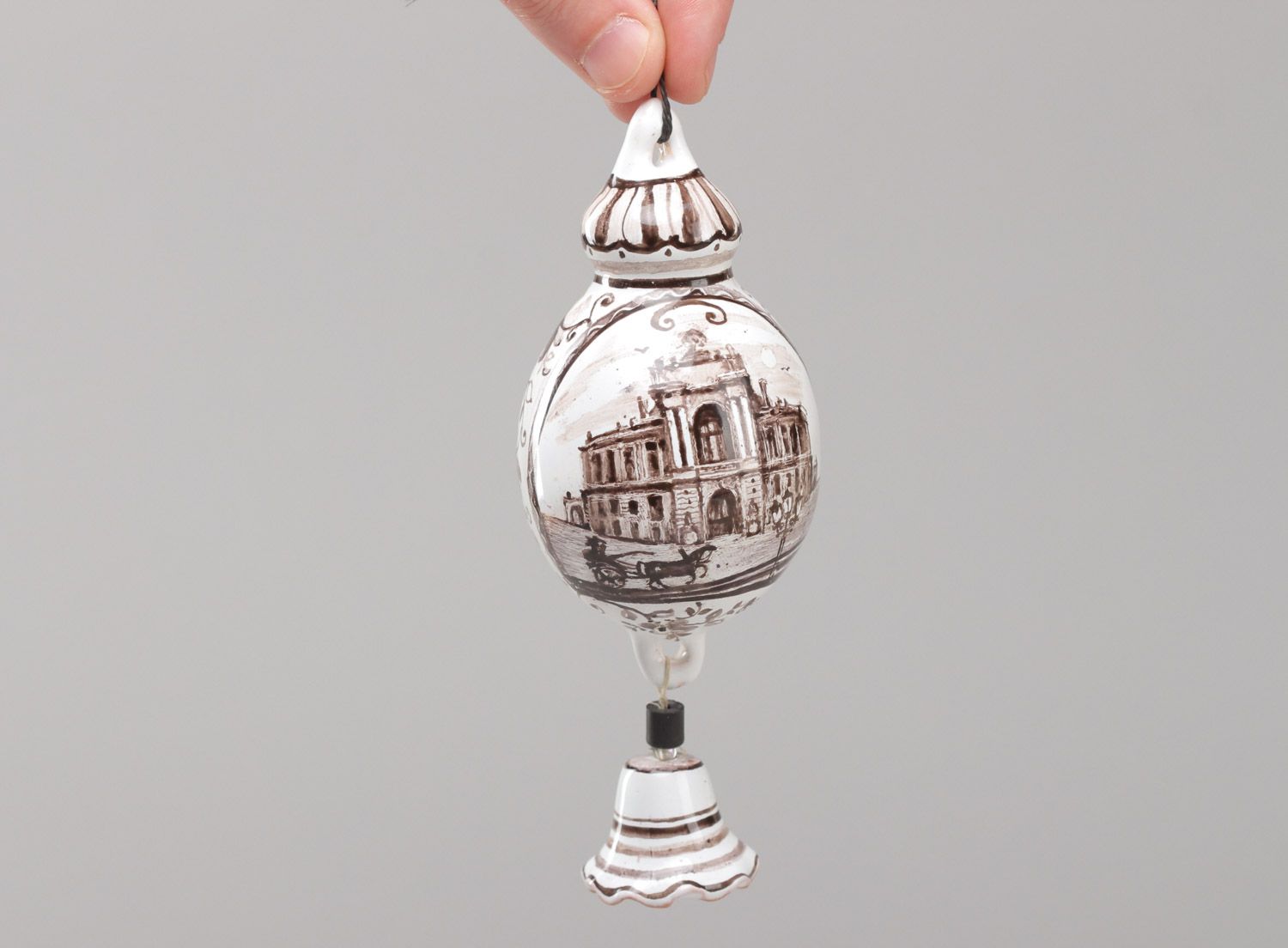 Huevo cerámico decorativo con campanilla en cordón artesanal
 foto 5