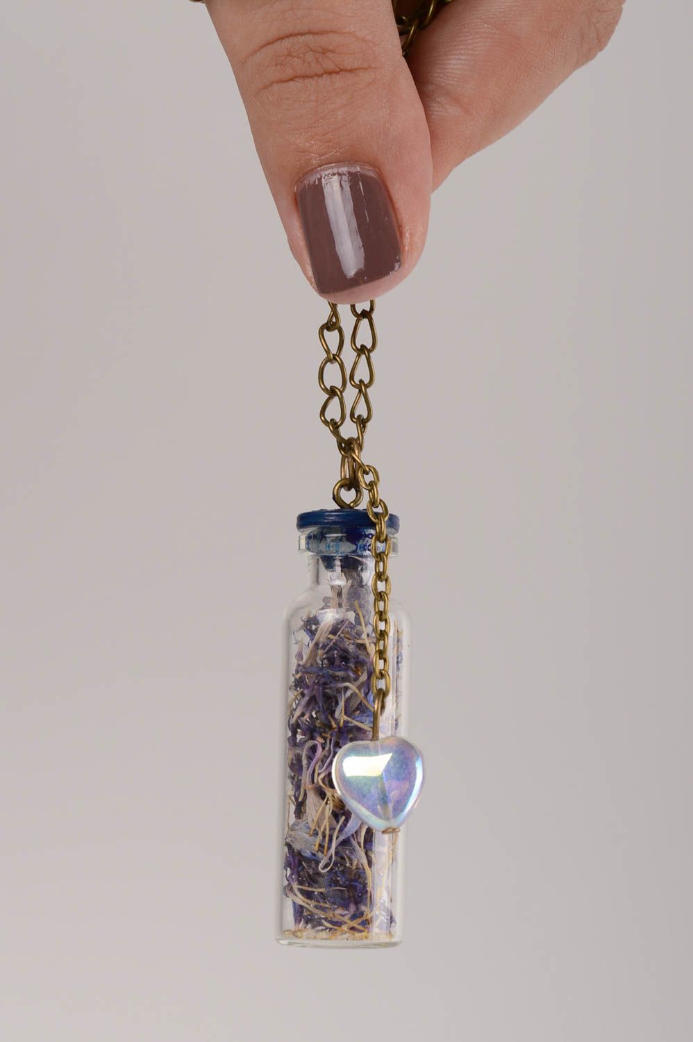 Pendentif bouteille en verre Bijou fait main avec pétales séchés Cadeau femme photo 5