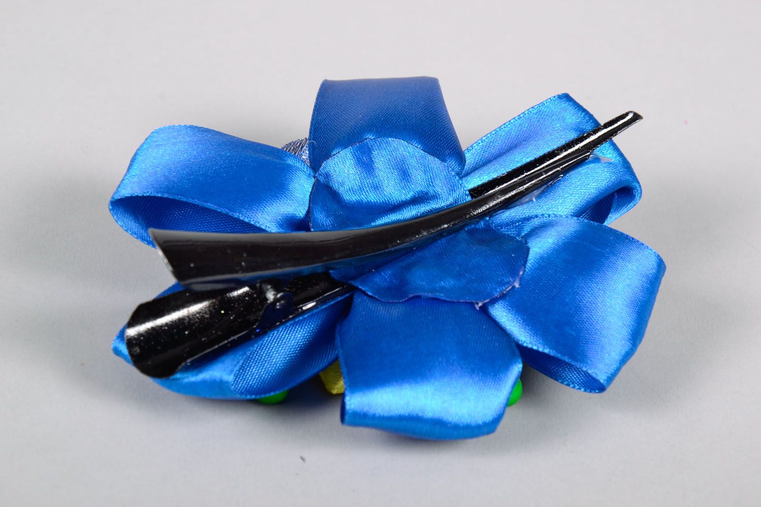 Hair clip made of satin ribbons photo 4