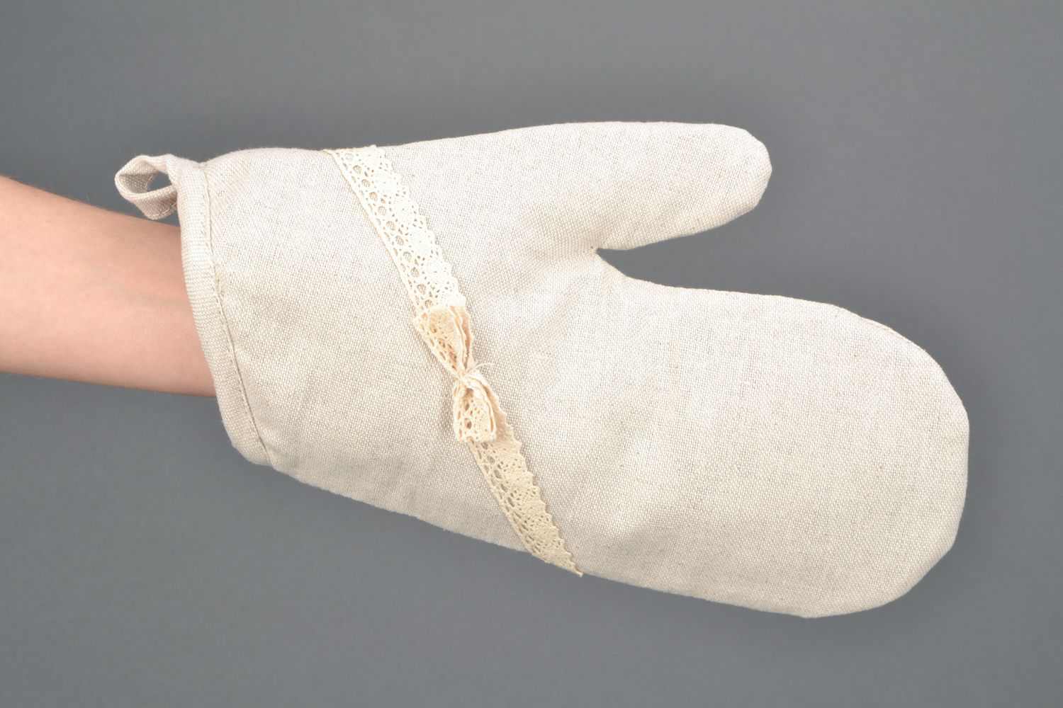 Manique moufle mignonne blanche faite main en coton et polyamide avec dentelle  photo 2