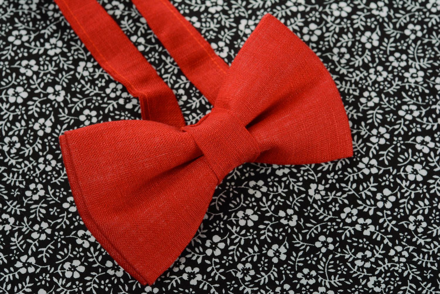 Красный льняной галстук-бабочка фото 3