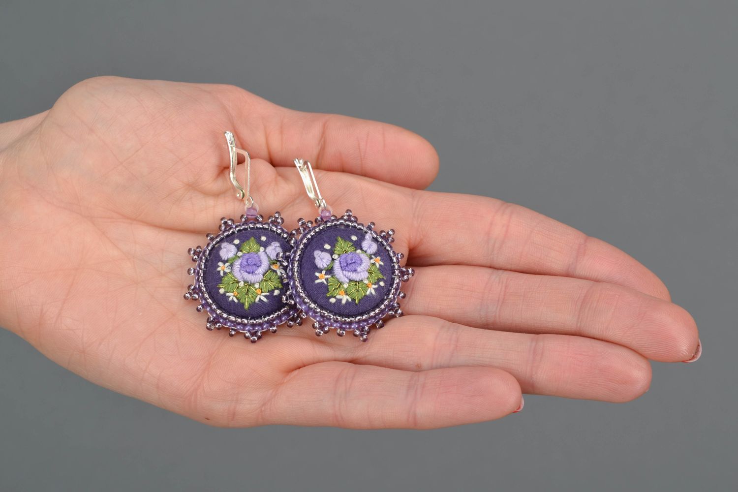 Satin stitch embroidered round earrings Roses photo 2