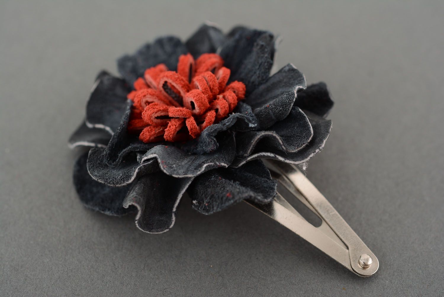 Leather hair clip with flower photo 2