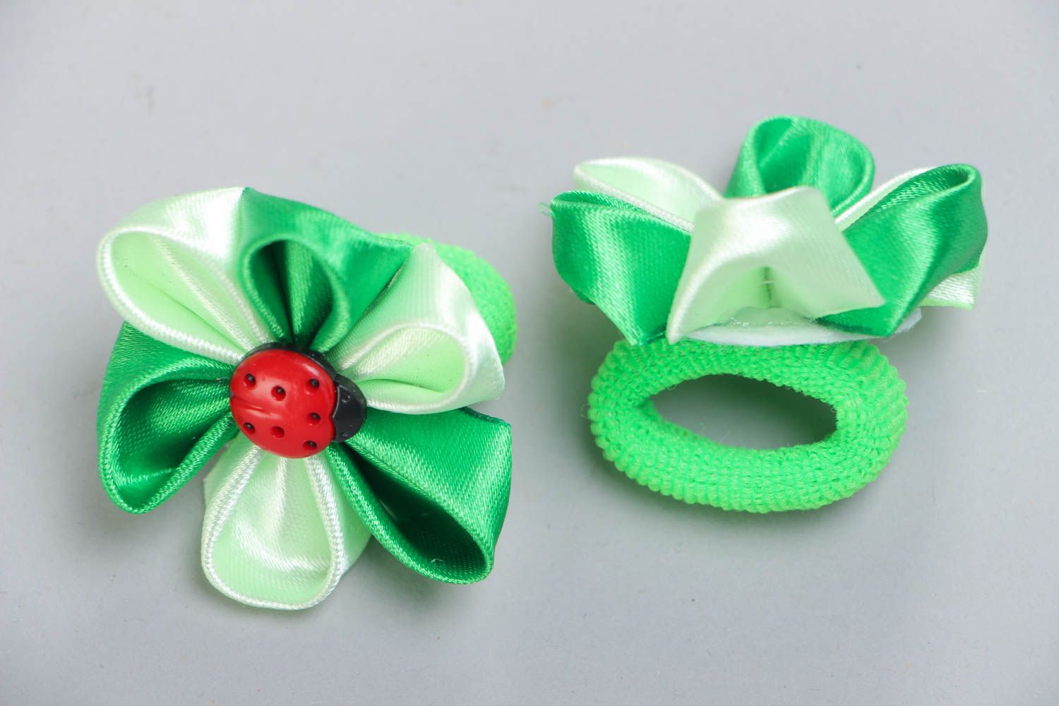 Set of handmade kanzashi satin ribbon flower hair ties 2 pieces photo 3