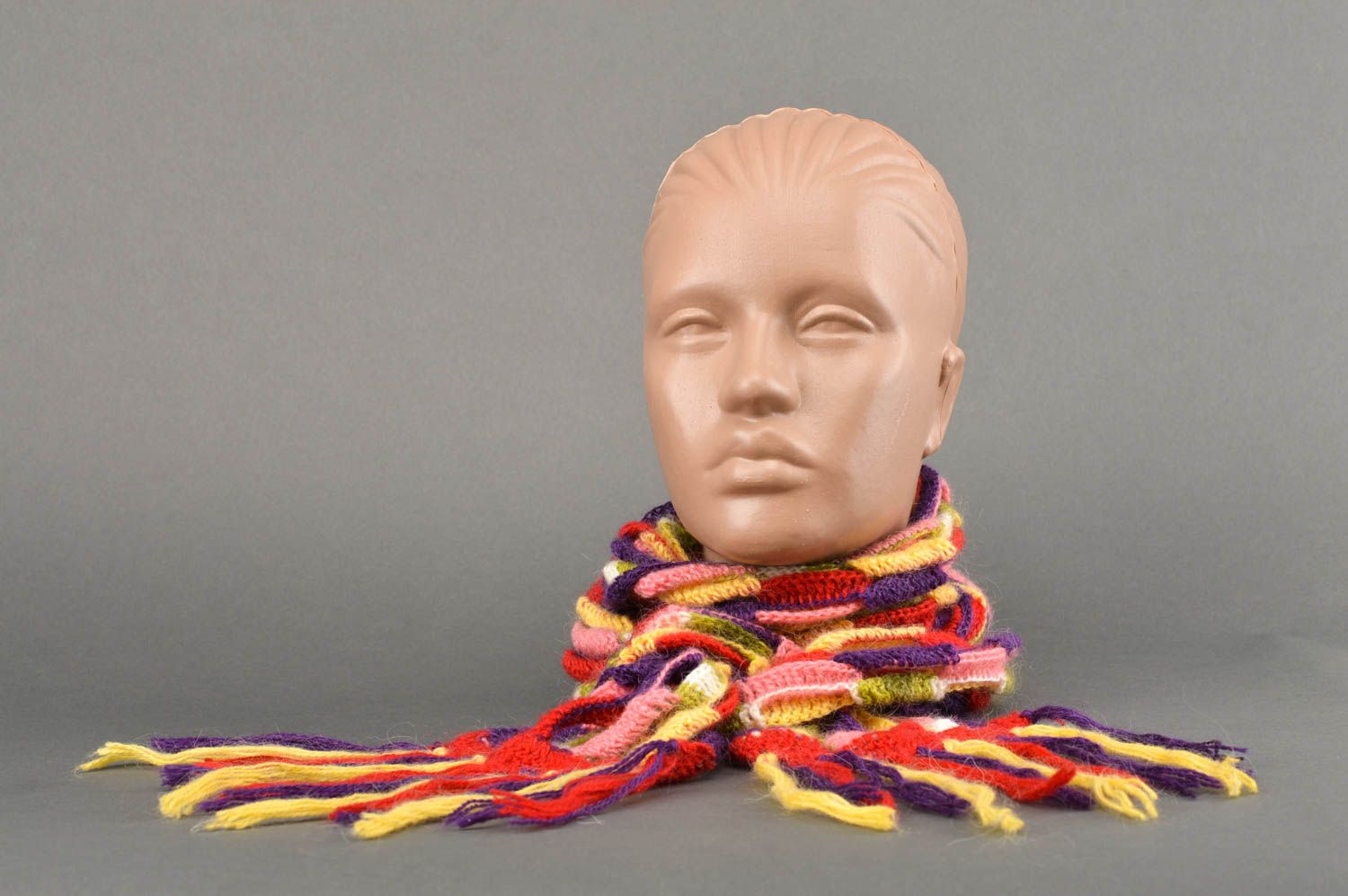 Яркий шарф ручной работы красивый шерстяной шарф вязаный радужный женский шарф фото 1