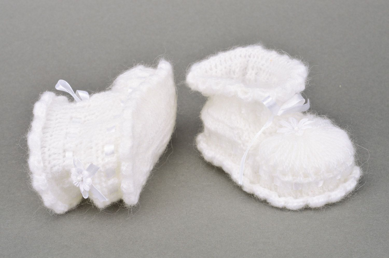 Handmade crocheted white baby booties for girl made of acrylic yarn with ribbon photo 5