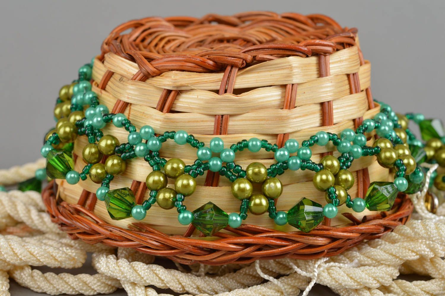 Glasperlen Collier in Grün geflochten ajour handmade Halskette für Frauen  foto 1