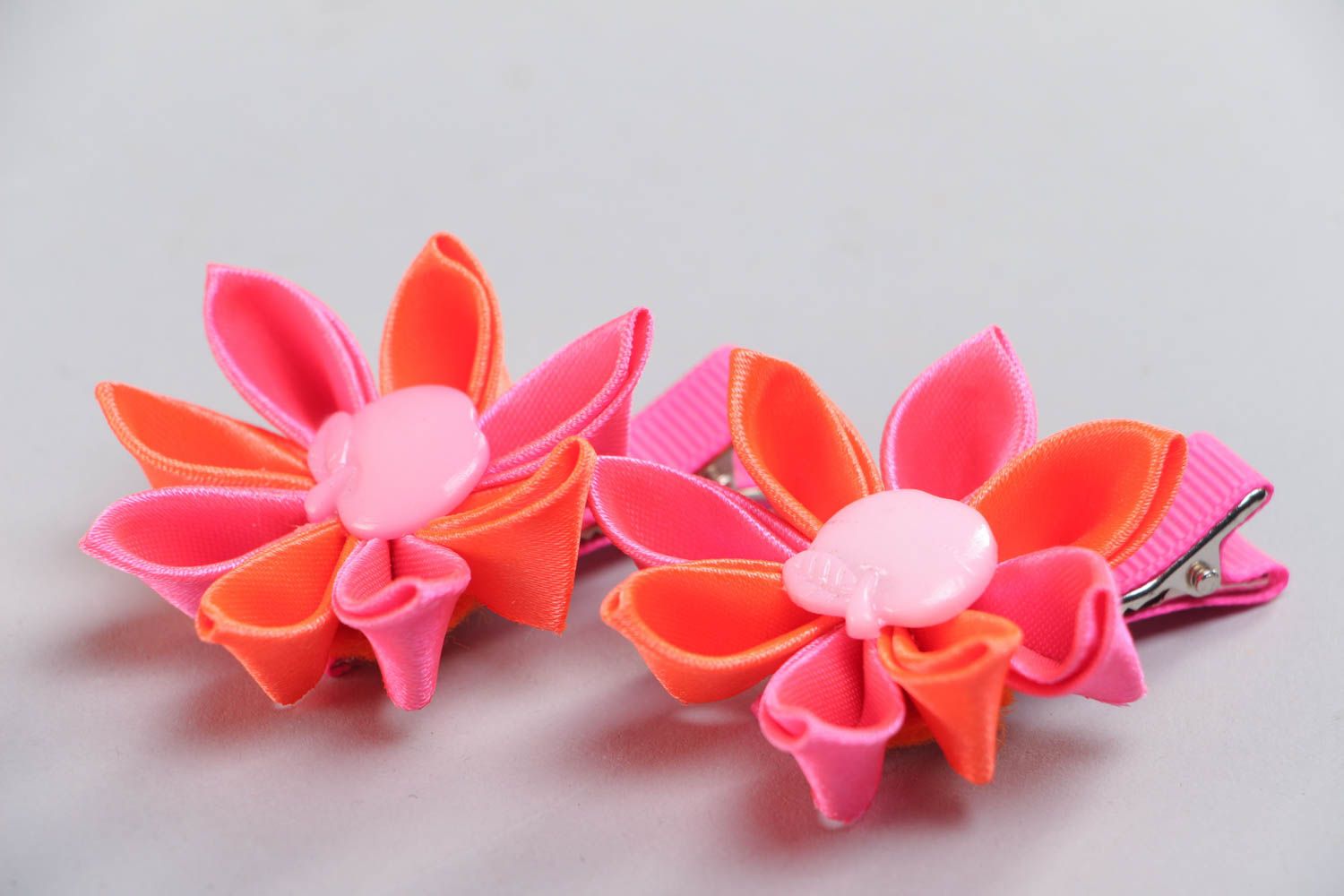 Handmade hair clips with orange and pink kanzashi flowers for kids set of 2 items photo 2
