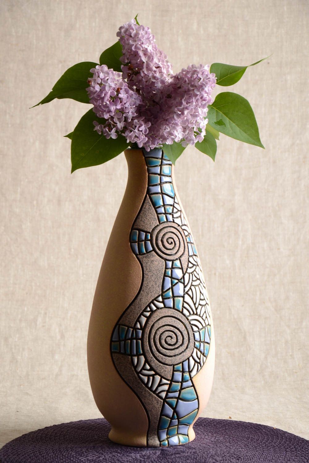 Grand vase en argile demi-porcelaine beige peint de pigments fait main 2.5 l photo 1