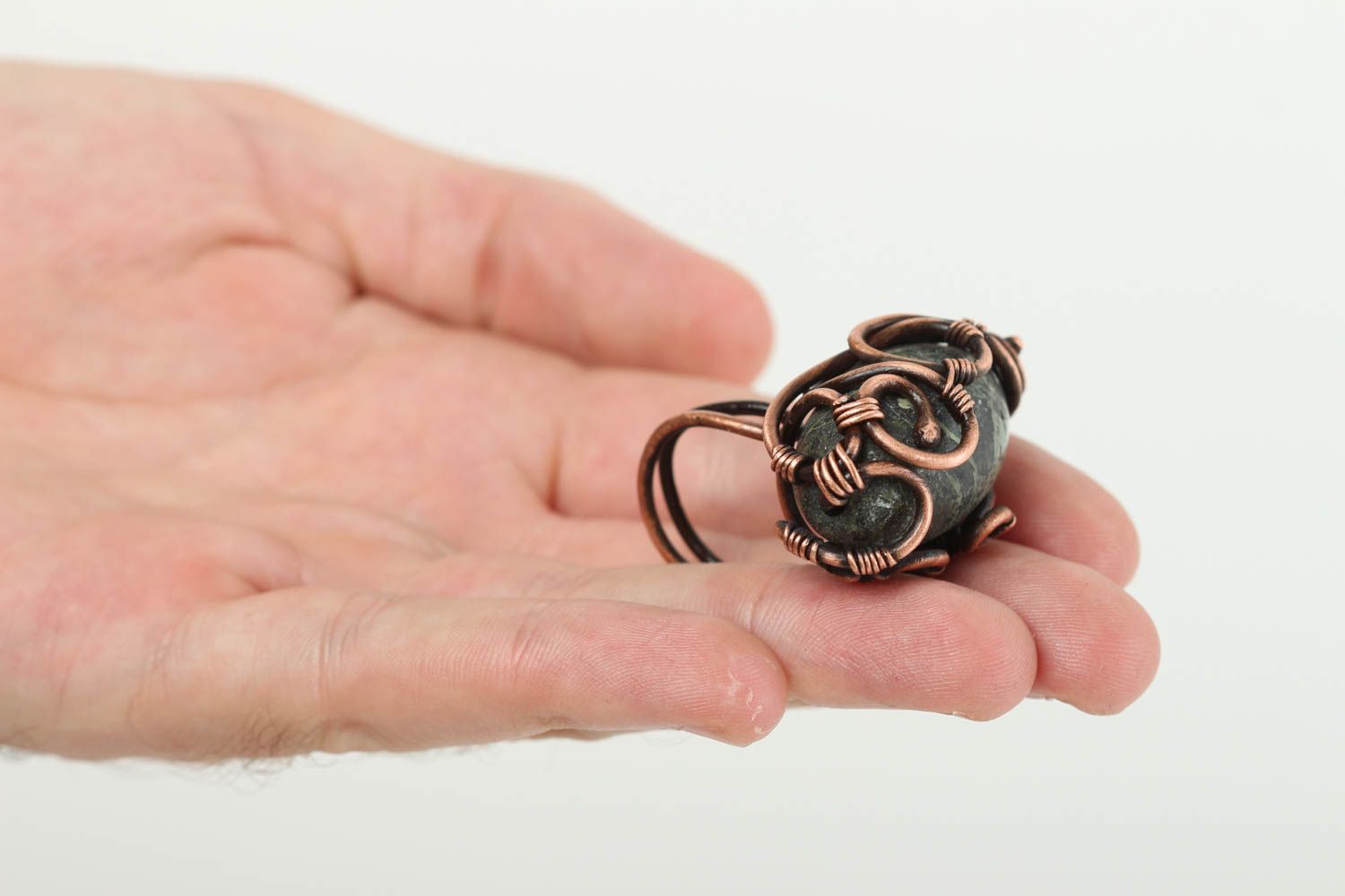 Кольцо ручной работы кольцо из меди очень милое бижутерия из меди с камнем фото 5