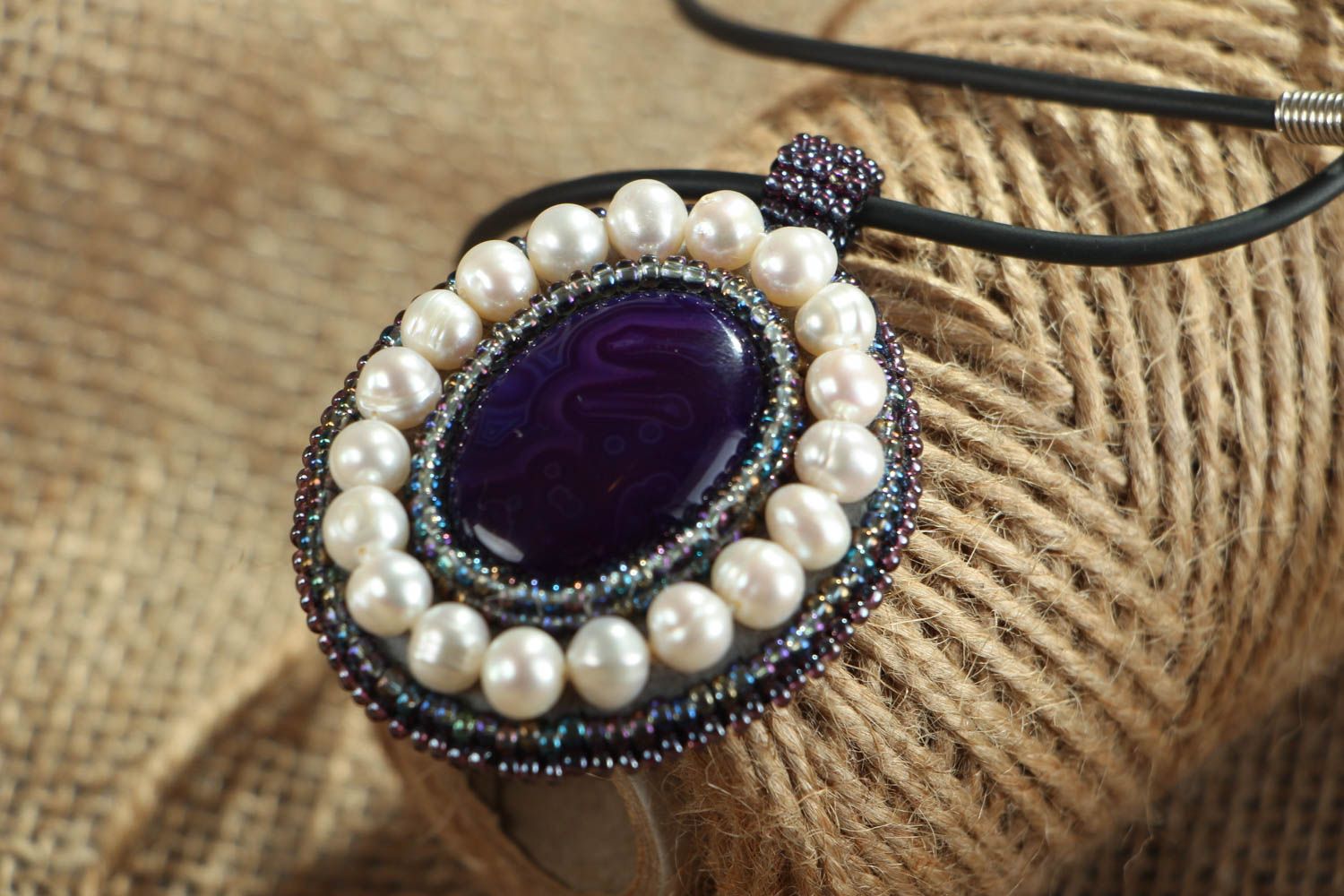 Homemade pendant with amethyst and pearls photo 5