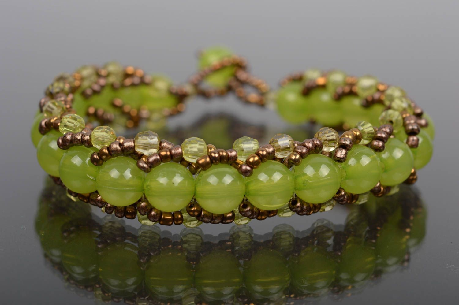 Bracelet en perles de rocaille Bijou fait main vert original Cadeau femme photo 1
