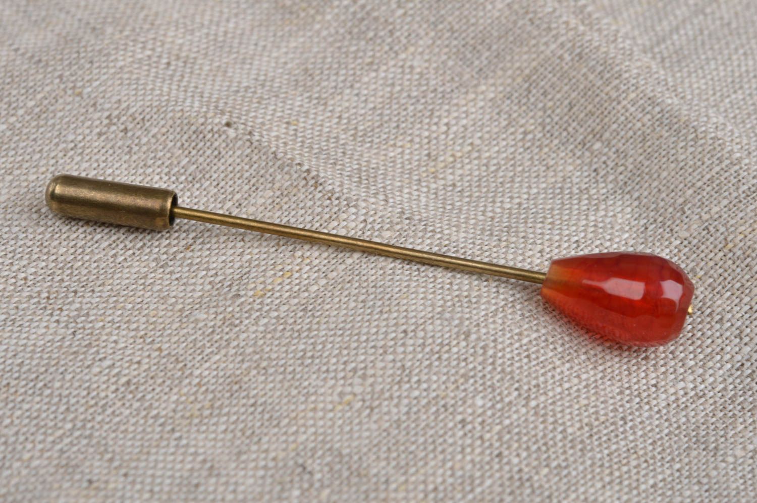 Металлическая брошь-булавка с натуральным камнем агатом красным ручной работы фото 4