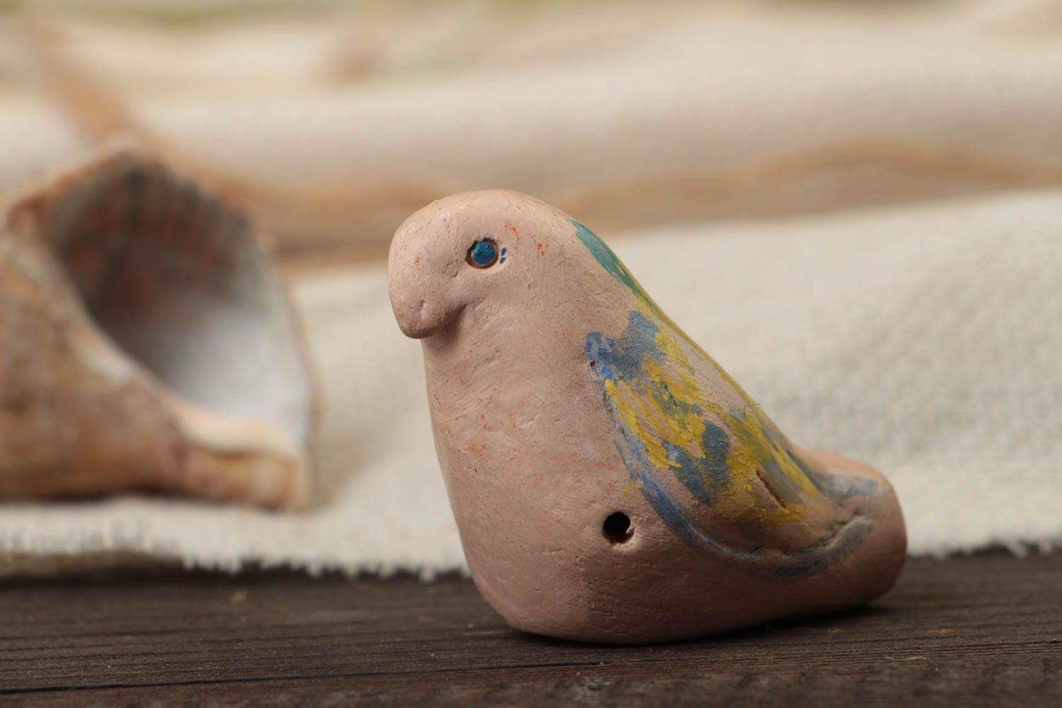Fischietto in ceramica fatto a mano fischietto a forma di uccello di argilla foto 1