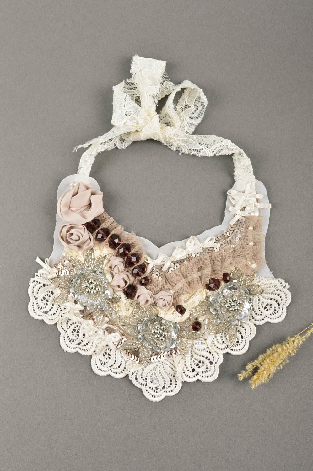 Collier textile large Bijou fait main avec perles fantaisie Cadeau femme photo 1