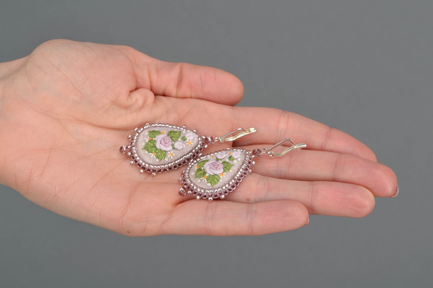 Satin stitch embroidered dangle earrings photo 2