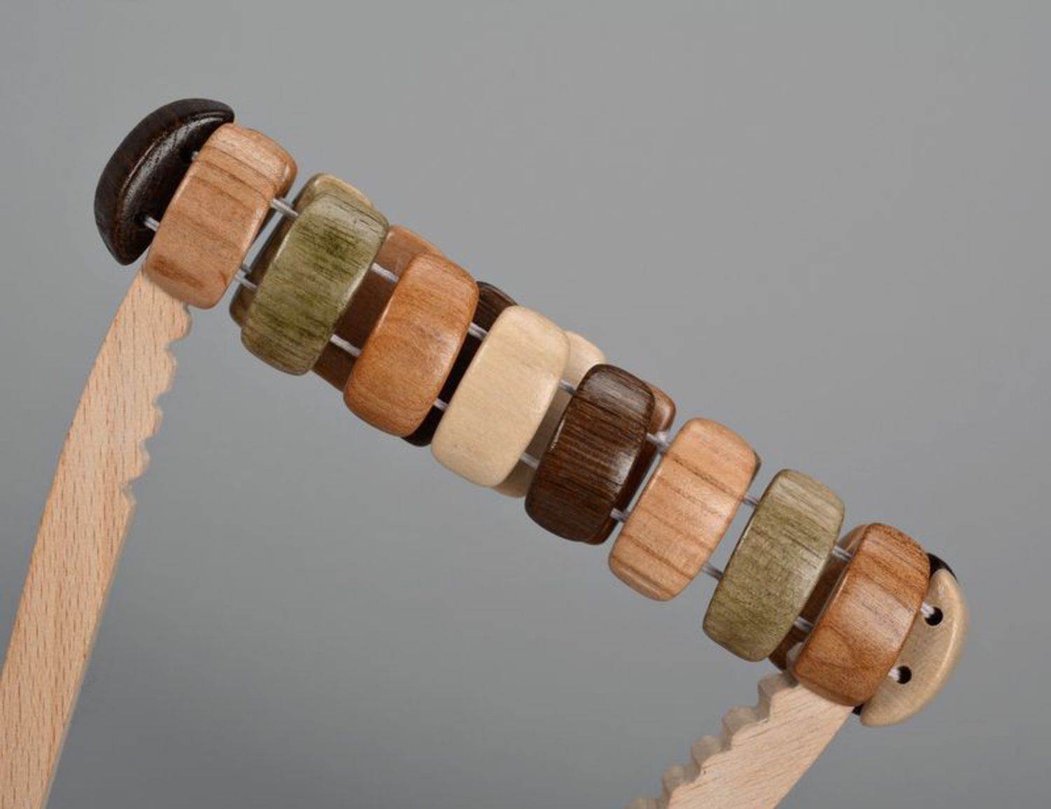 Bracciale di legno fatto a mano braccialetto chiaro braccialetto da polso
 foto 2