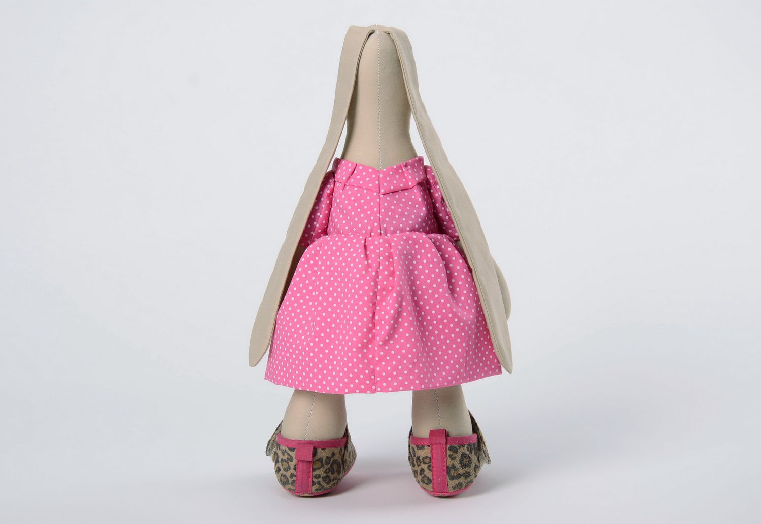 Puppe Hasenweibchen im rosigem Kleid foto 3