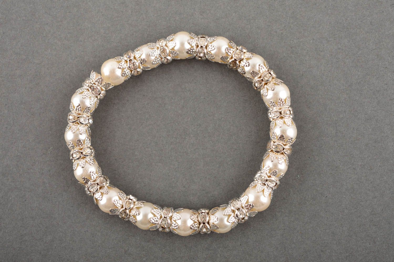 Bracelet fantaisie Bijou fait main en fausses perles et strass Cadeau femme photo 2