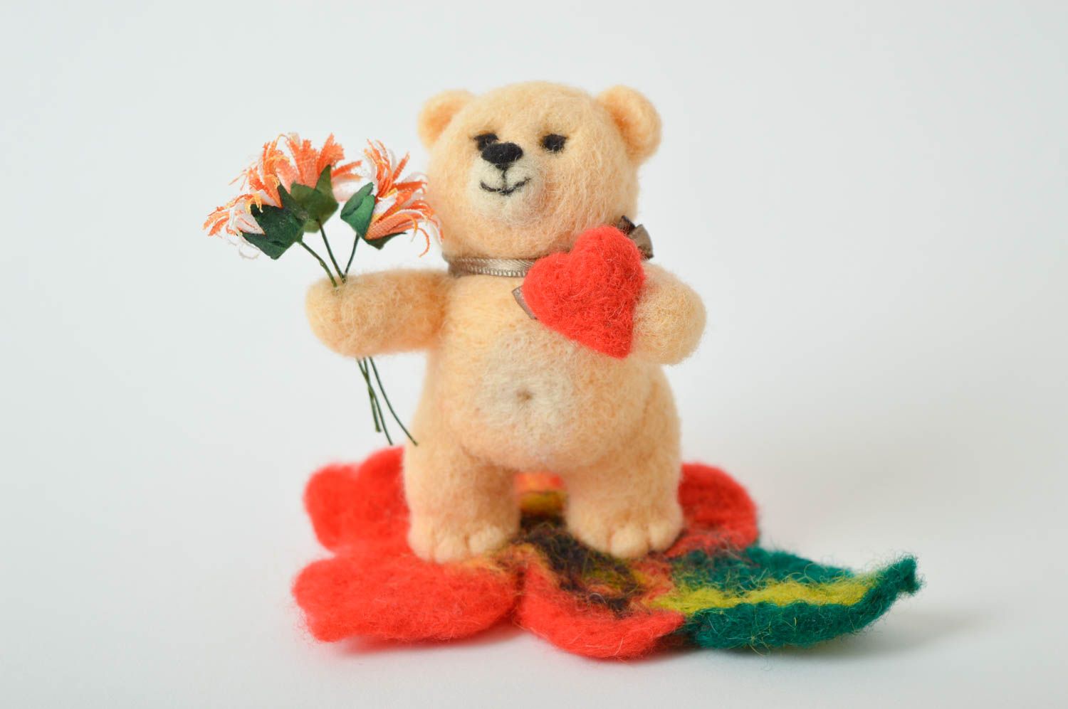 Handmade Filz Tier Bär Spielzeug Deko Figur aus Wolle gefilzt Geschenk Idee  foto 2