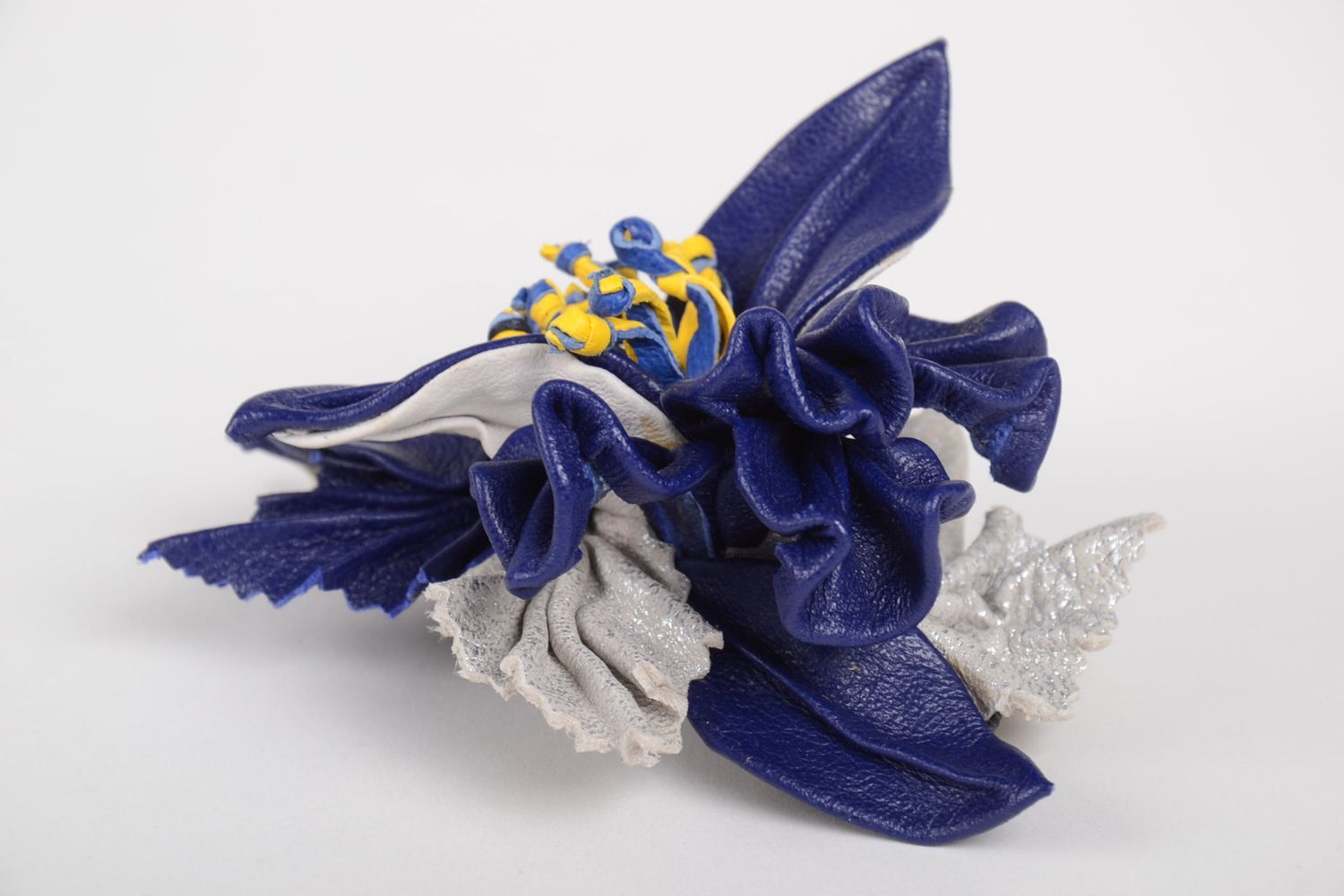 Barrette fleur bleue faite main Pince cheveux en cuir Accessoire coiffure photo 5