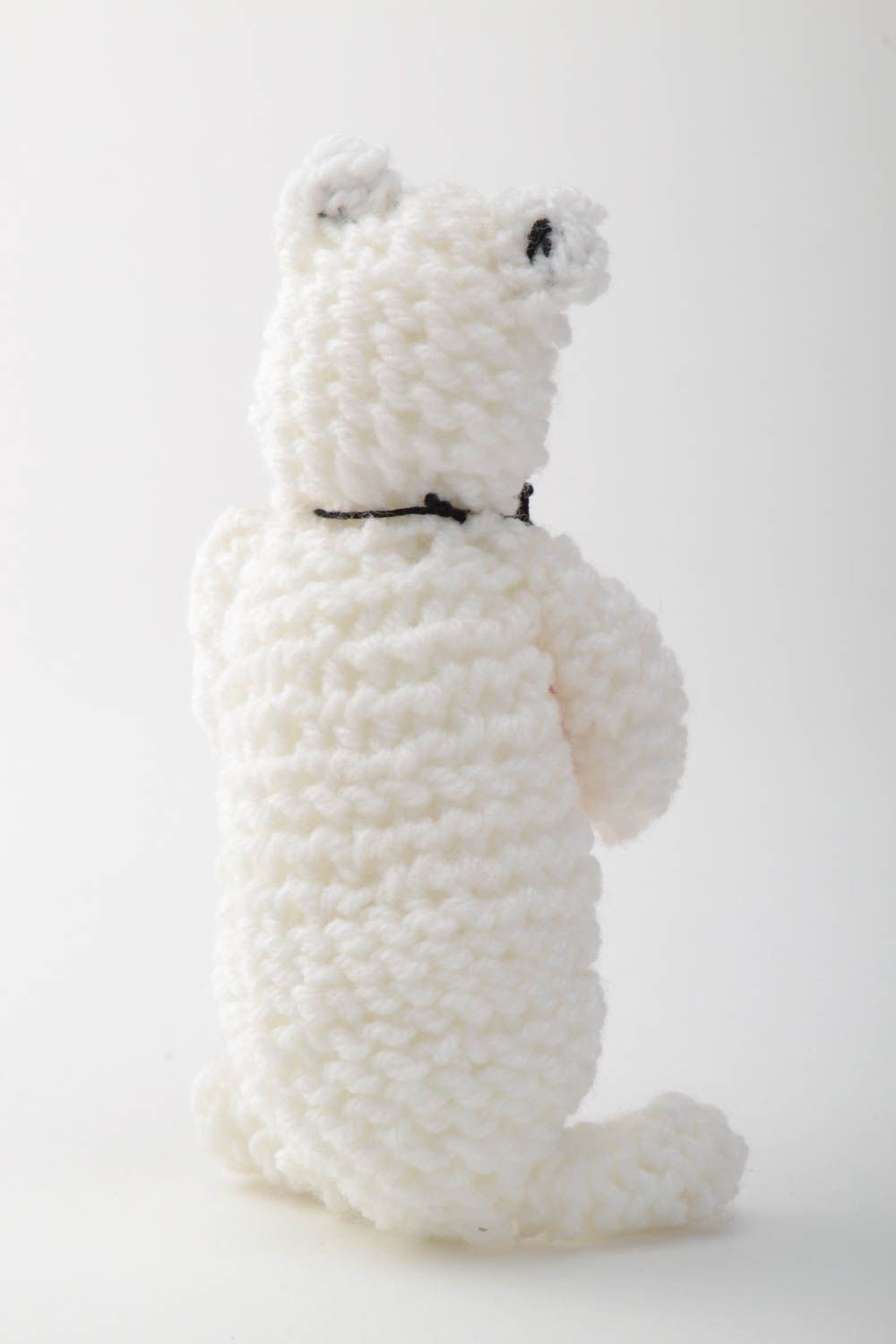 Petit jouet ours tricoté au crochet fait main blanc avec coeur original photo 4