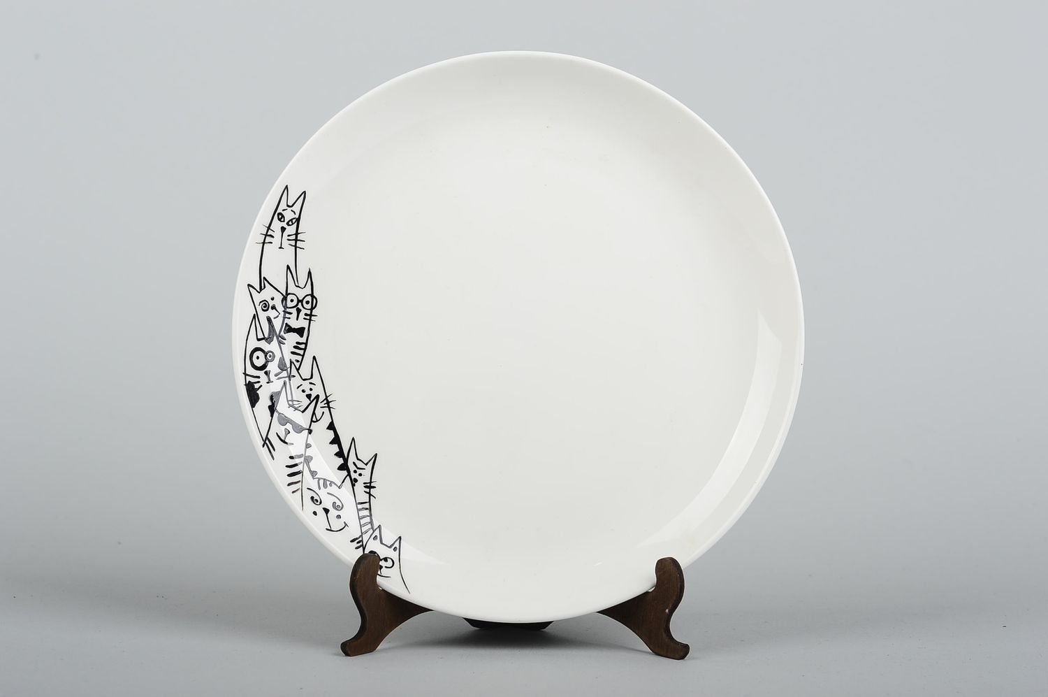 Кухонная посуда ручной работы белая тарелка круглая керамическая тарелка фото 3