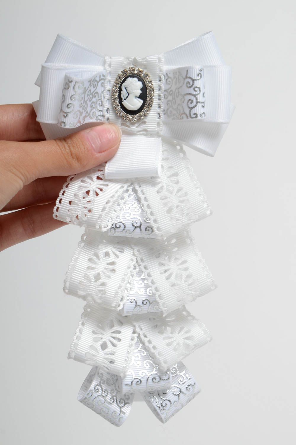 Broche en tissu blanche Bijou mode fait main Accessoire femme design original photo 2