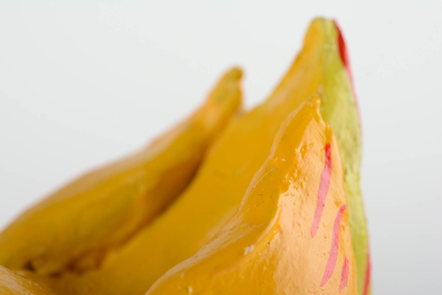 Petite figurine oiseau jaune en argile peinte de couleurs acryliques faite main photo 3
